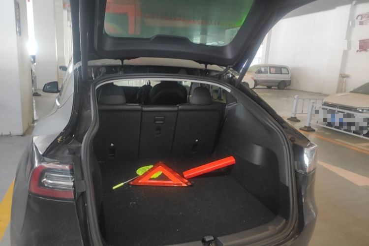 Used Tesla Model Y 2022 Rear-Wheel-Drive Version Trunk