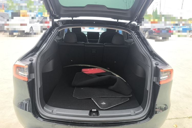 Used Tesla Model Y 2022 Rear-Wheel-Drive Version Trunk