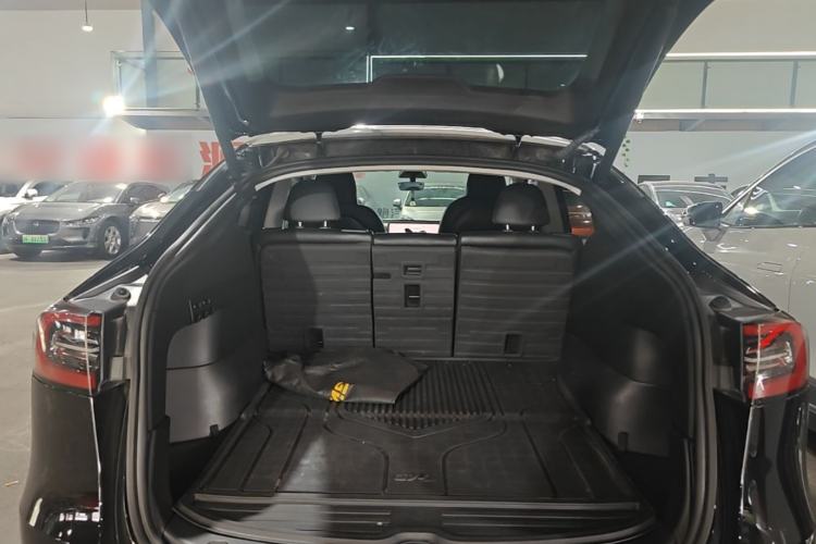 Used Tesla Model Y 2022 Long-Range All-Wheel-Drive Version Trunk