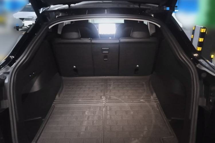 Used Tesla Model Y 2022 Rear-Wheel-Drive Version Trunk