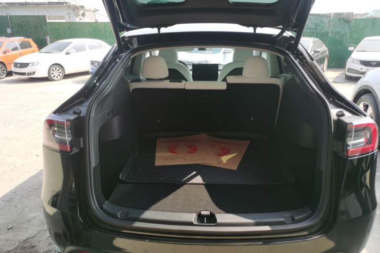 Used Tesla Model Y 2022 Rear-Wheel-Drive Version Trunk