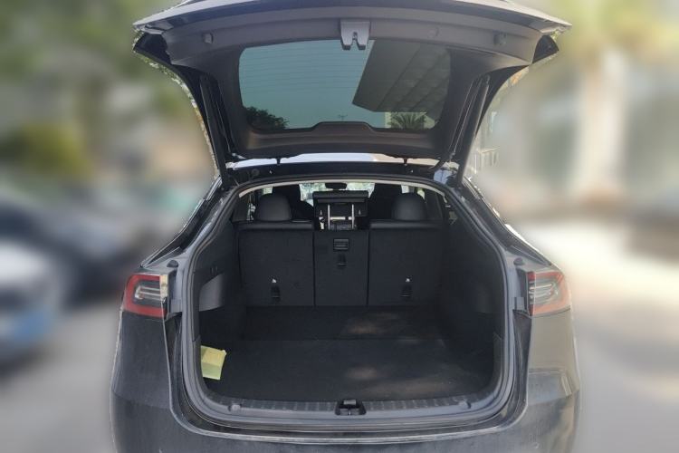 Used Tesla Model Y 2022 Rear-Wheel-Drive Version Trunk