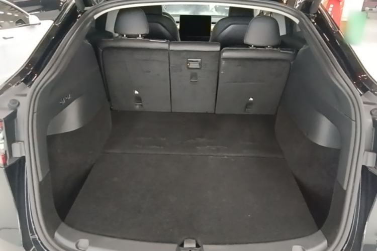 Used Tesla Model Y 2022 Long-Range All-Wheel-Drive Version Trunk