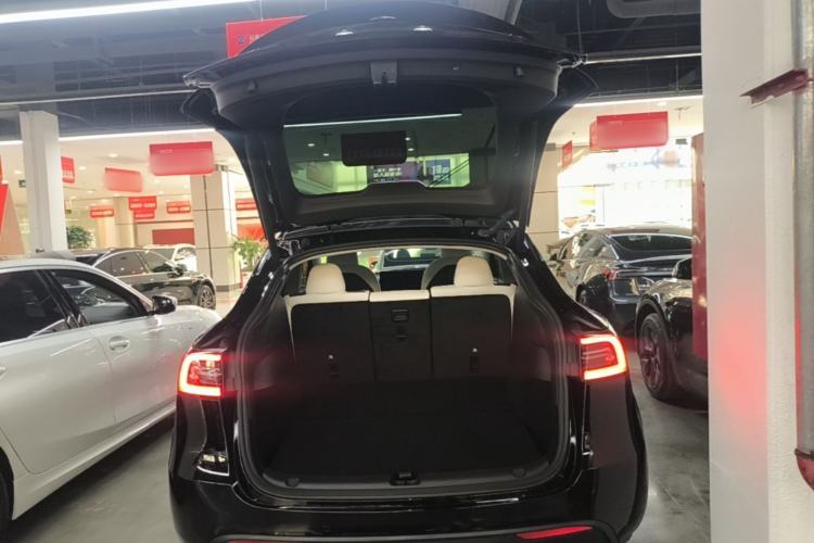 Used Tesla Model Y 2022 Rear-Wheel-Drive Version Trunk