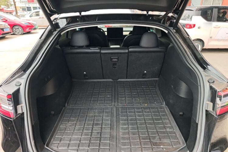Used Tesla Model Y 2022 Rear-Wheel-Drive Version Trunk