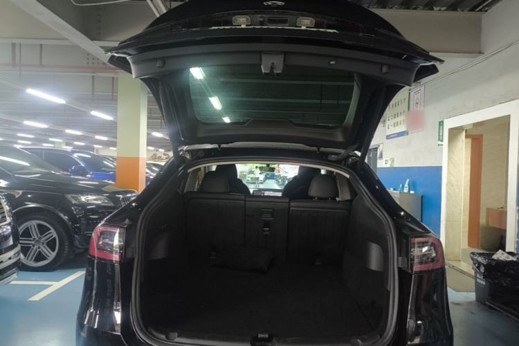 Used Tesla Model Y 2022 Rear-Wheel-Drive Version Trunk