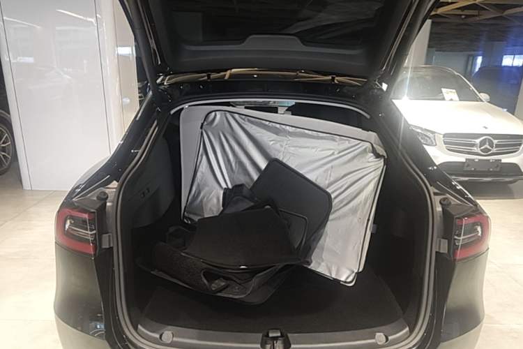 Used Tesla Model Y 2022 Rear-Wheel-Drive Version Trunk