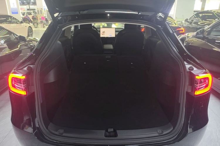 Used Tesla Model Y 2022 Rear-Wheel-Drive Version Trunk