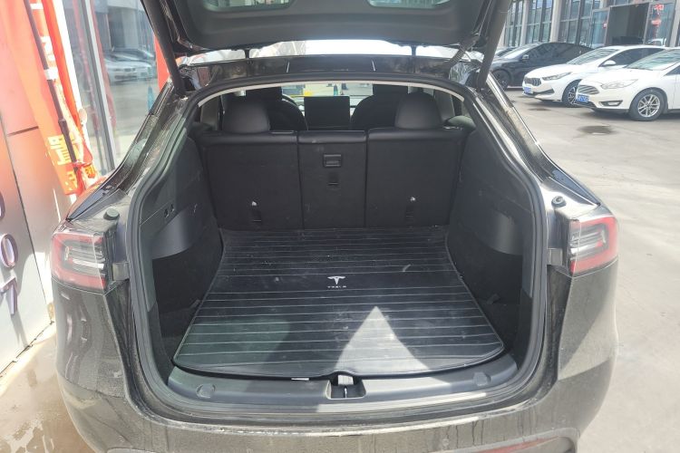 Used Tesla Model Y 2022 Rear-Wheel-Drive Version Trunk
