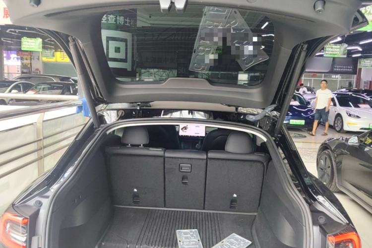 Used Tesla Model Y 2022 Rear-Wheel-Drive Version Trunk