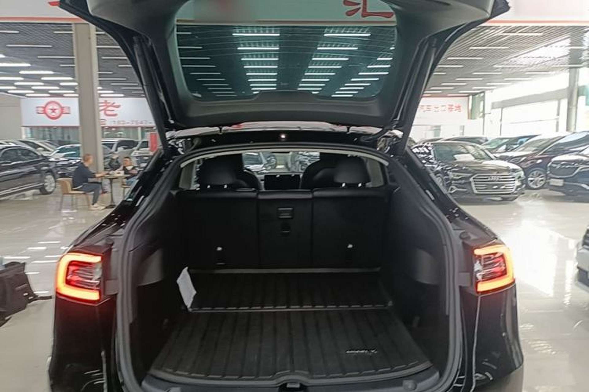 Used Tesla Model Y 2022 Rear-Wheel-Drive Version Trunk