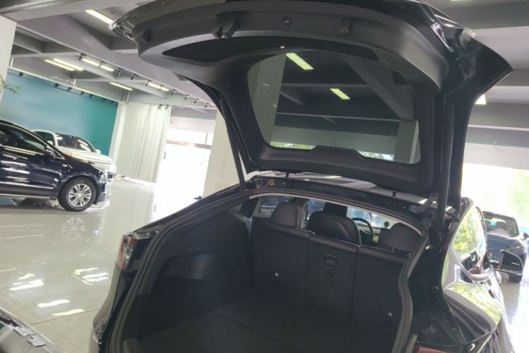 Used Tesla Model Y 2022 Rear-Wheel-Drive Version Trunk