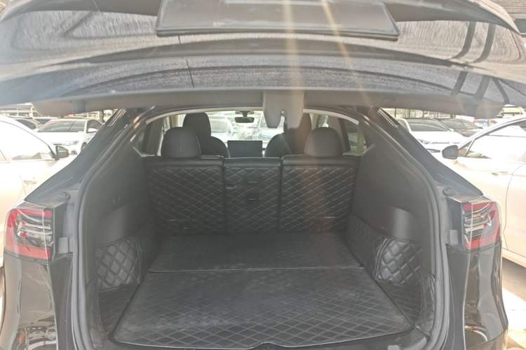 Used Tesla Model Y 2022 Rear-Wheel-Drive Version Trunk