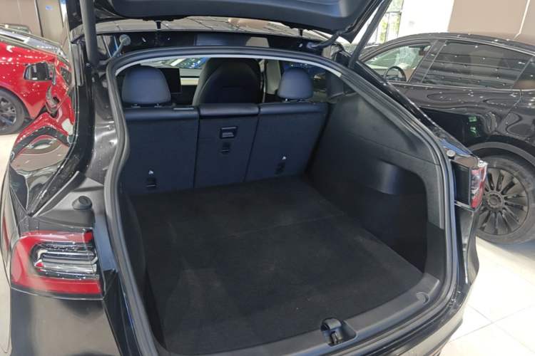 Used Tesla Model Y 2022 Rear-Wheel-Drive Version Trunk