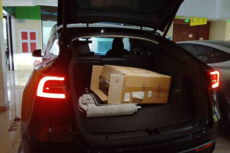 Used Tesla Model Y 2022 Rear-Wheel-Drive Version Trunk