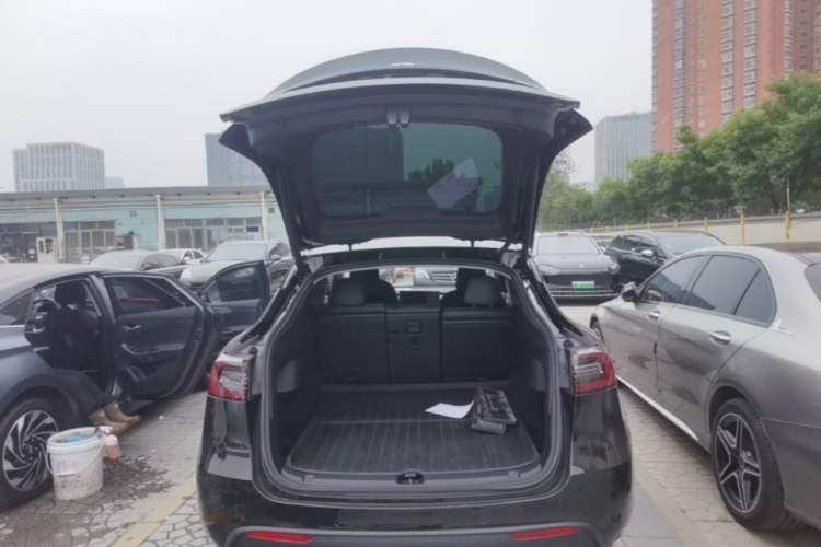Used Tesla Model Y 2022 Performance High-Performance All-Wheel-Drive Version Trunk