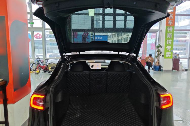Used Tesla Model Y 2022 Rear-Wheel-Drive Version Trunk