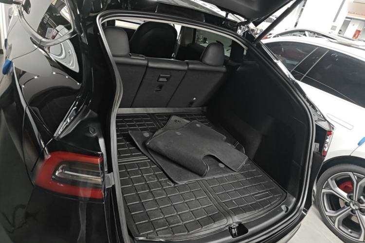Used Tesla Model Y 2022 Rear-Wheel-Drive Version Trunk