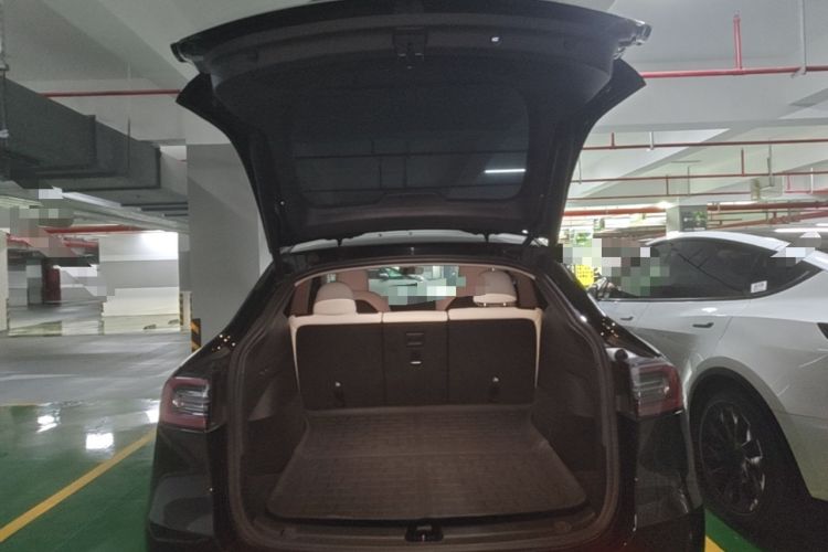 Used Tesla Model Y 2022 Rear-Wheel-Drive Version Trunk