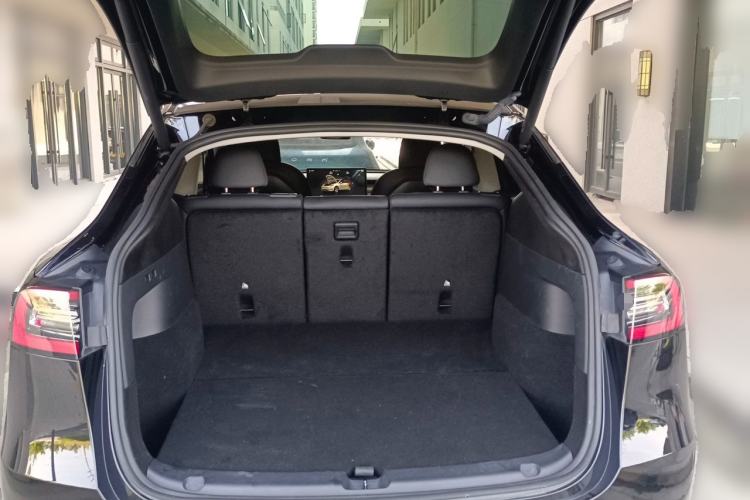 Used Tesla Model Y 2022 Rear-Wheel-Drive Version Trunk