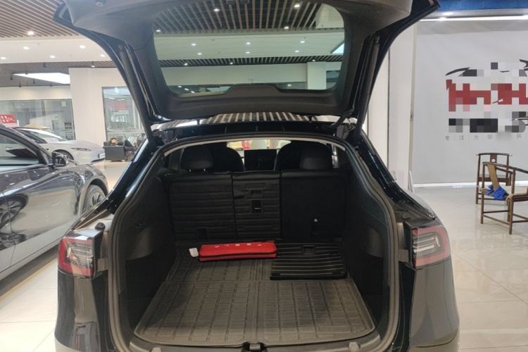 Used Tesla Model Y 2022 Rear-Wheel-Drive Version Trunk