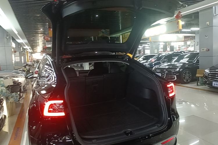 Used Tesla Model Y 2022 Rear-Wheel-Drive Version Trunk