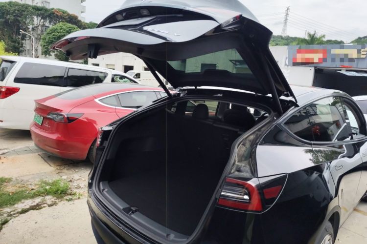 Used Tesla Model Y 2022 Rear-Wheel-Drive Version Trunk