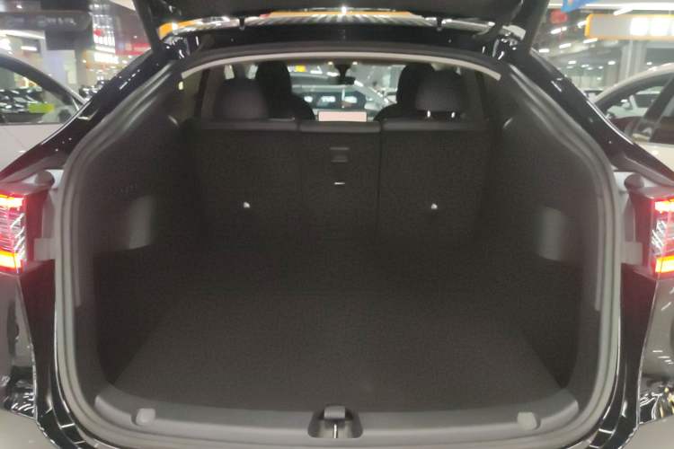 Used Tesla Model Y 2022 Rear-Wheel-Drive Version Trunk