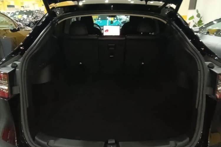 Used Tesla Model Y 2022 Rear-Wheel-Drive Version Trunk