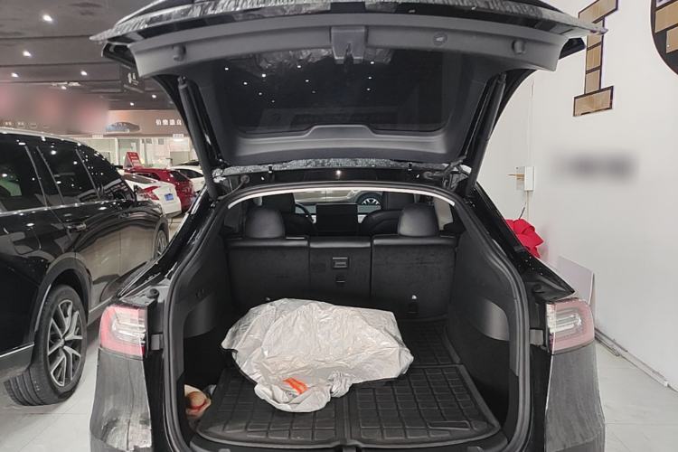 Used Tesla Model Y 2022 Rear-Wheel-Drive Version Trunk