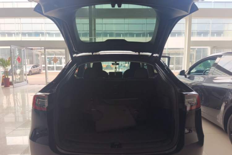 Used Tesla Model Y 2022 Rear-Wheel-Drive Version Trunk