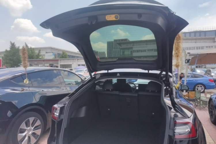 Used Tesla Model Y 2022 Performance High-Performance All-Wheel-Drive Version Trunk