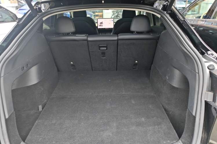 Used Tesla Model Y 2022 Performance High-Performance All-Wheel-Drive Version Trunk