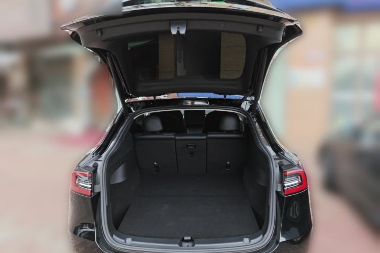 Used Tesla Model Y 2022 Rear-Wheel-Drive Version Trunk
