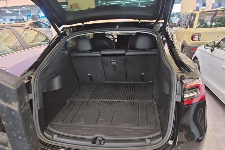 Used Tesla Model Y 2022 Rear-Wheel-Drive Version Trunk