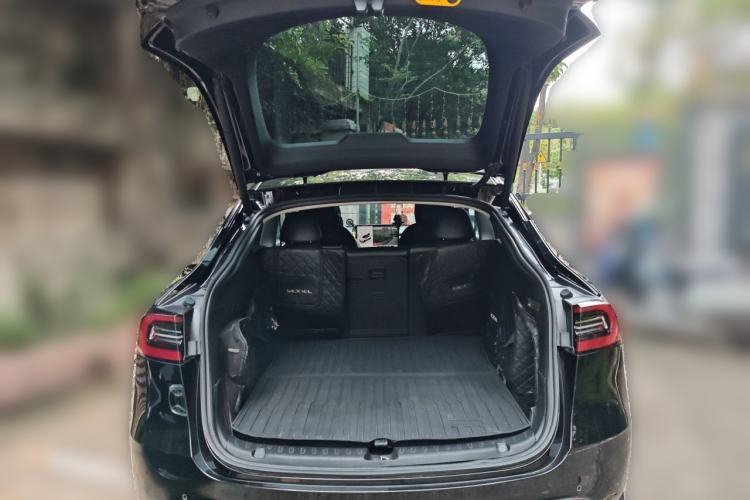 Used Tesla Model Y 2022 Rear-Wheel-Drive Version Trunk