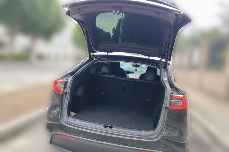 Used Tesla Model Y 2022 Rear-Wheel-Drive Version Trunk