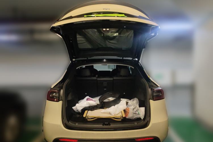 Used Tesla Model Y 2022 Performance High-Performance All-Wheel-Drive Version Trunk