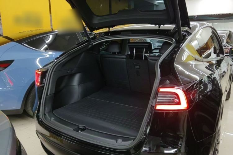 Used Tesla Model Y 2022 Rear-Wheel-Drive Version Trunk