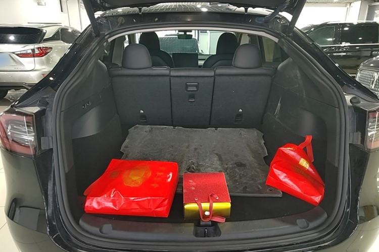 Used Tesla Model Y 2022 Rear-Wheel-Drive Version Trunk