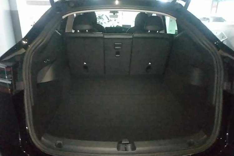 Used Tesla Model Y 2022 Rear-Wheel-Drive Version Trunk