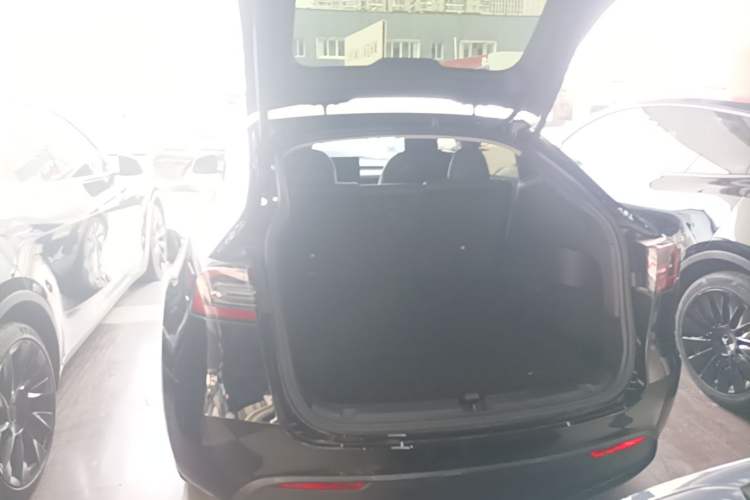 Used Tesla Model Y 2022 Rear-Wheel-Drive Version Trunk