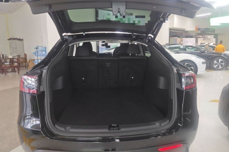 Used Tesla Model Y 2022 Rear-Wheel-Drive Version Trunk
