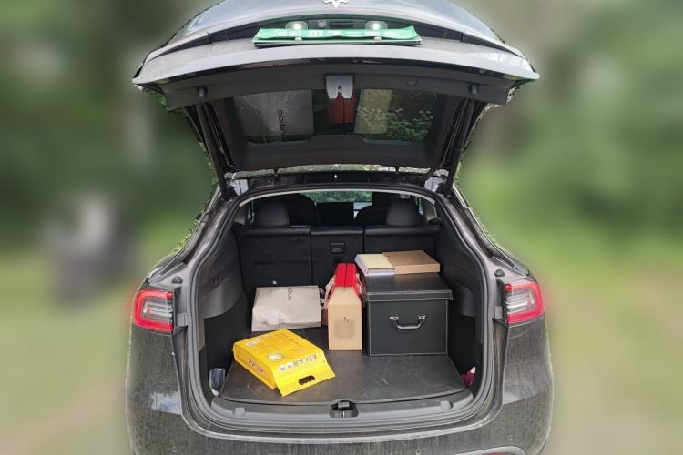 Used Tesla Model Y 2022 Rear-Wheel-Drive Version Trunk