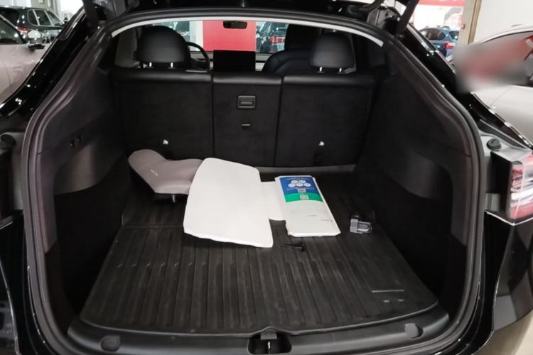 Used Tesla Model Y 2022 Rear-Wheel-Drive Version Trunk