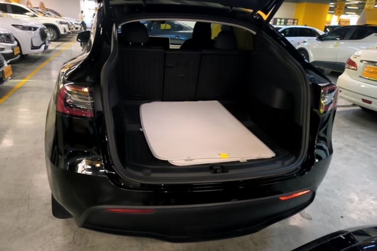 Used Tesla Model Y 2022 Rear-Wheel-Drive Version Trunk