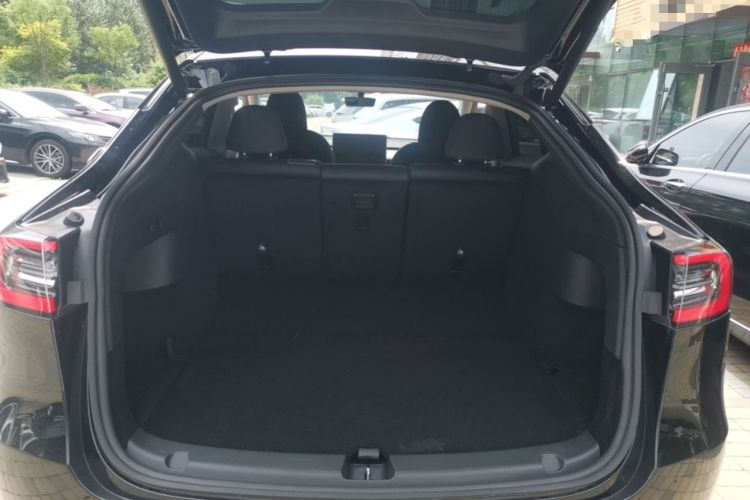 Used Tesla Model Y 2022 Rear-Wheel-Drive Version Trunk