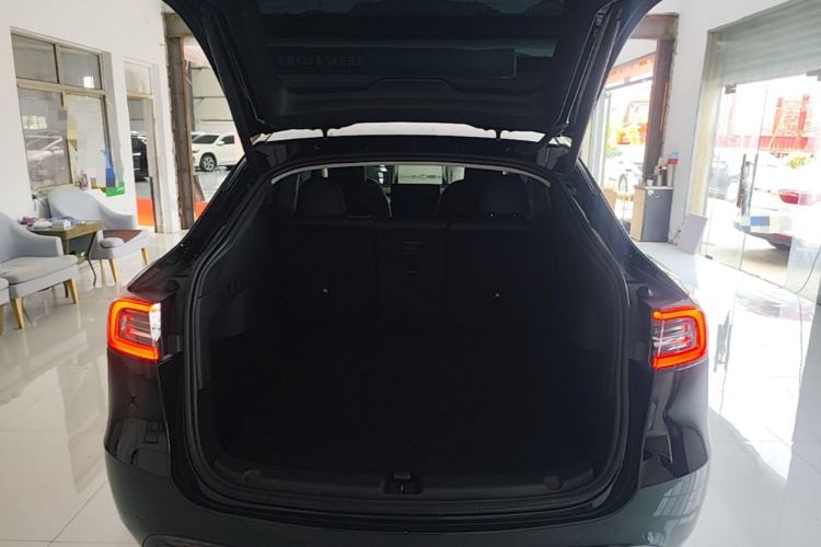 Used Tesla Model Y 2022 Rear-Wheel-Drive Version Trunk
