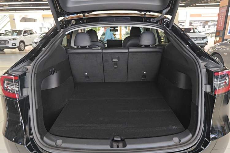 Used Tesla Model Y 2022 Performance High-Performance All-Wheel-Drive Version Trunk