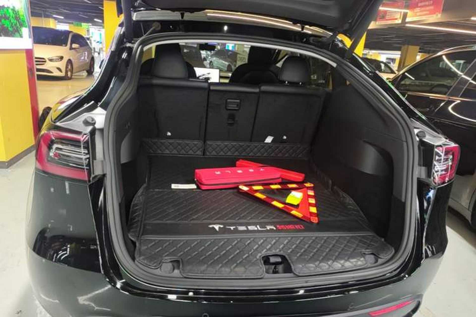 Used Tesla Model Y 2022 Rear-Wheel-Drive Version Trunk